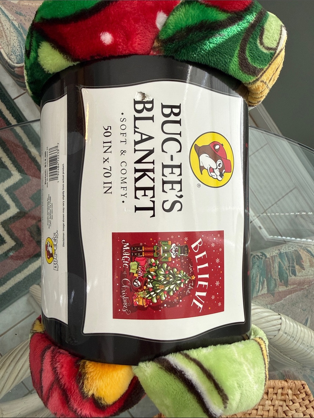 Buc-ee’s Red & Green Holiday Plush Blanket, NWT